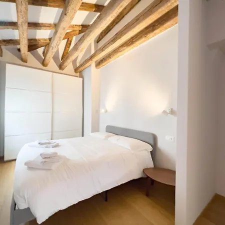 Mazzini 9 Tirabora Short Rent Apartament Triest