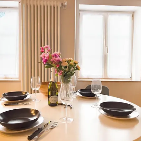 Mazzini 9 Tirabora Short Rent Apartament Triest