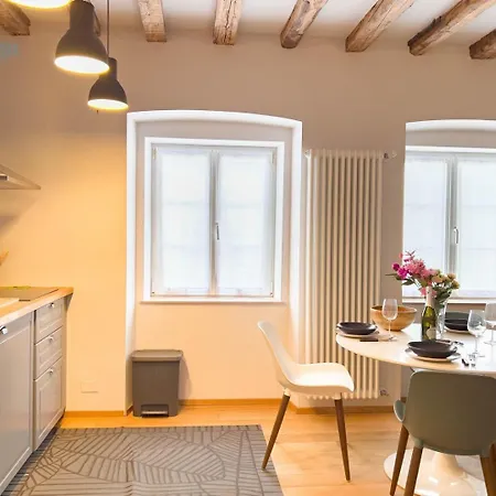 Mazzini 9 Tirabora Short Rent Apartament Triest