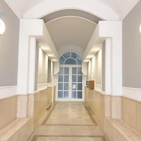 Mazzini 9 Tirabora Short Rent