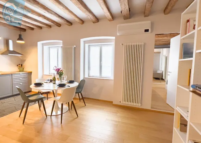 Mazzini 9 Tirabora Short Rent *