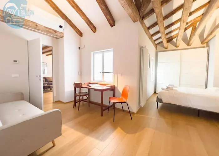 Mazzini 9 Tirabora Short Rent * Triëst