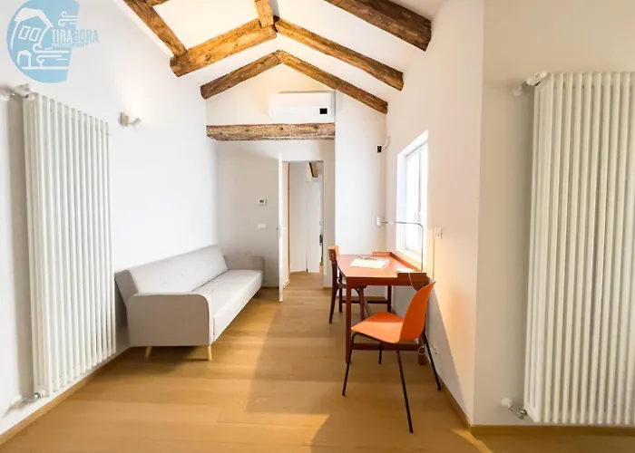 Mazzini 9 Tirabora Short Rent Triëst