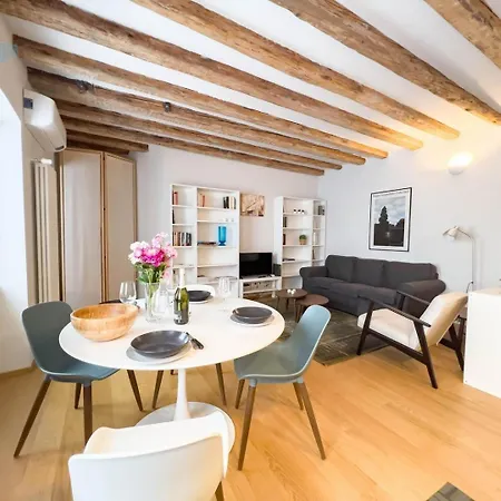 Apartman Mazzini 9 Tirabora Short Rent *