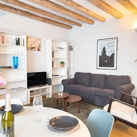 Mazzini 9 Tirabora Short Rent Apartment