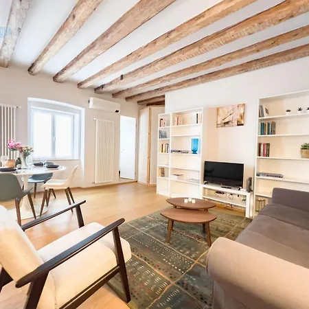 Apartment Mazzini 9 Tirabora Short Rent *