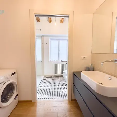 Mazzini 9 Tirabora Short Rent *