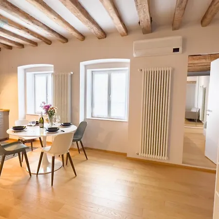 Mazzini 9 Tirabora Short Rent *