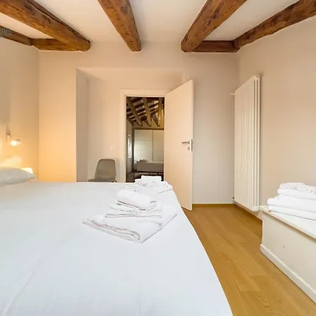 Apartment Mazzini 9 Tirabora Short Rent Trieste