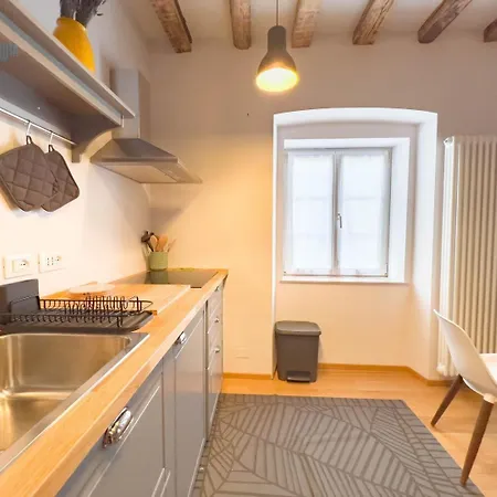 Mazzini 9 Tirabora Short Rent Apartment