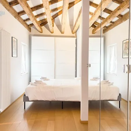 Mazzini 9 Tirabora Short Rent Trieste