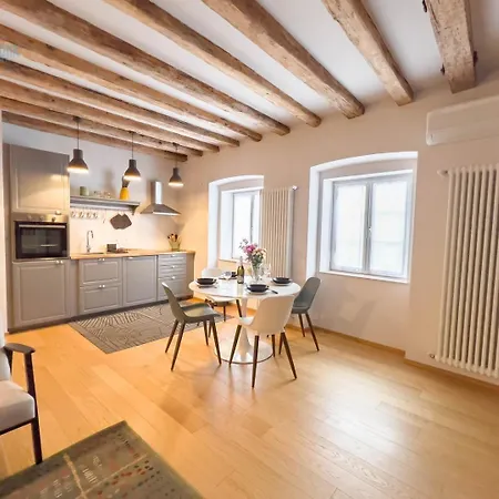 Lejlighed Mazzini 9 Tirabora Short Rent Trieste