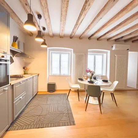 Mazzini 9 Tirabora Short Rent *