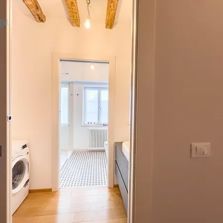Apartment Mazzini 9 Tirabora Short Rent