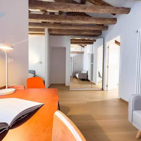 Mazzini 9 Tirabora Short Rent Apartment Trieste